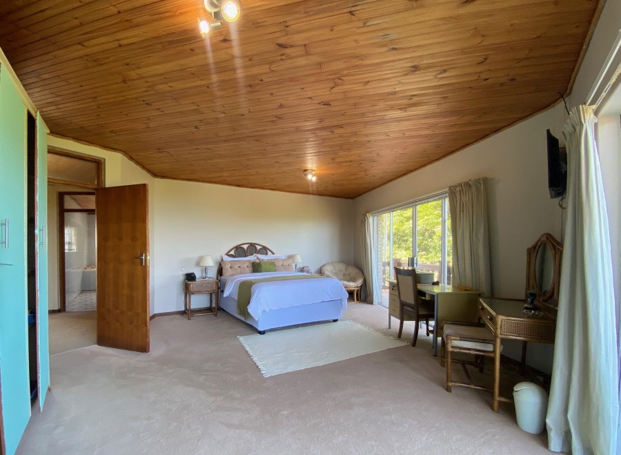 5 Bedroom Property for Sale in Cintsa East Eastern Cape